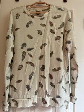 Como Vintage Cream Top with Brown & Gray Feather Motif